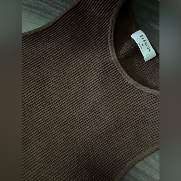 Babaton Sculpt Knit Racer Cropped Tank - Picture 4 of 4